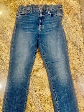 MOTHER High Waisted Looker Ankle Fray Jeans named "Walking on Coals" Size 29